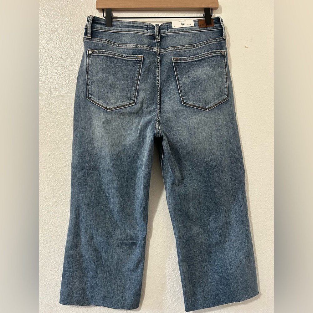 JudyBlue wide leg crop high waist mid blue jeans size 30 - Picture 5 of 6